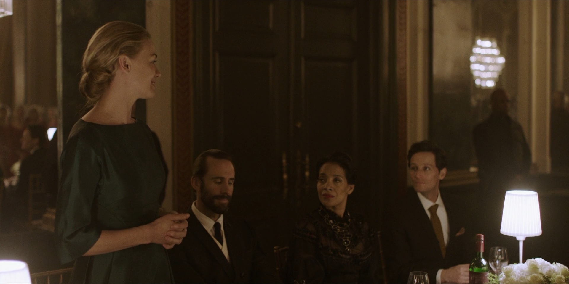 TheHandmaidsTale_1x06_AWomansPlace_0424.jpg