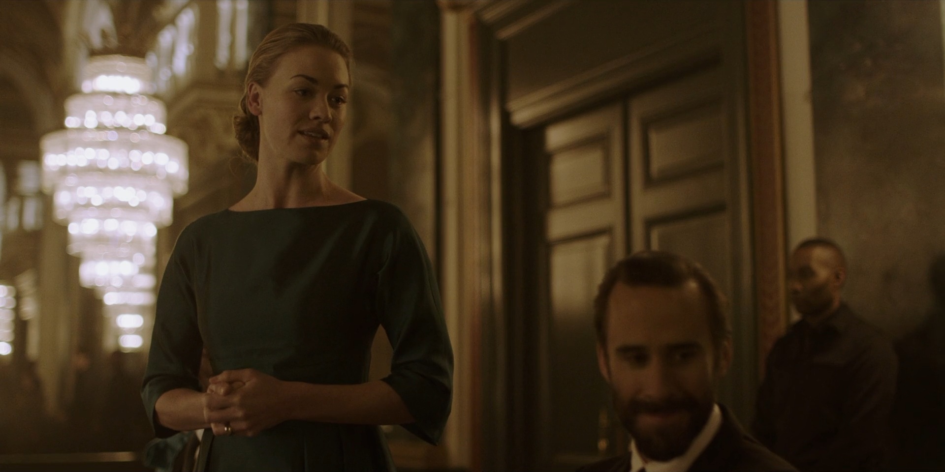 TheHandmaidsTale_1x06_AWomansPlace_0425.jpg