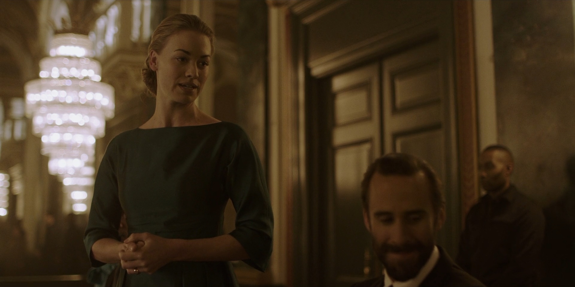 TheHandmaidsTale_1x06_AWomansPlace_0426.jpg