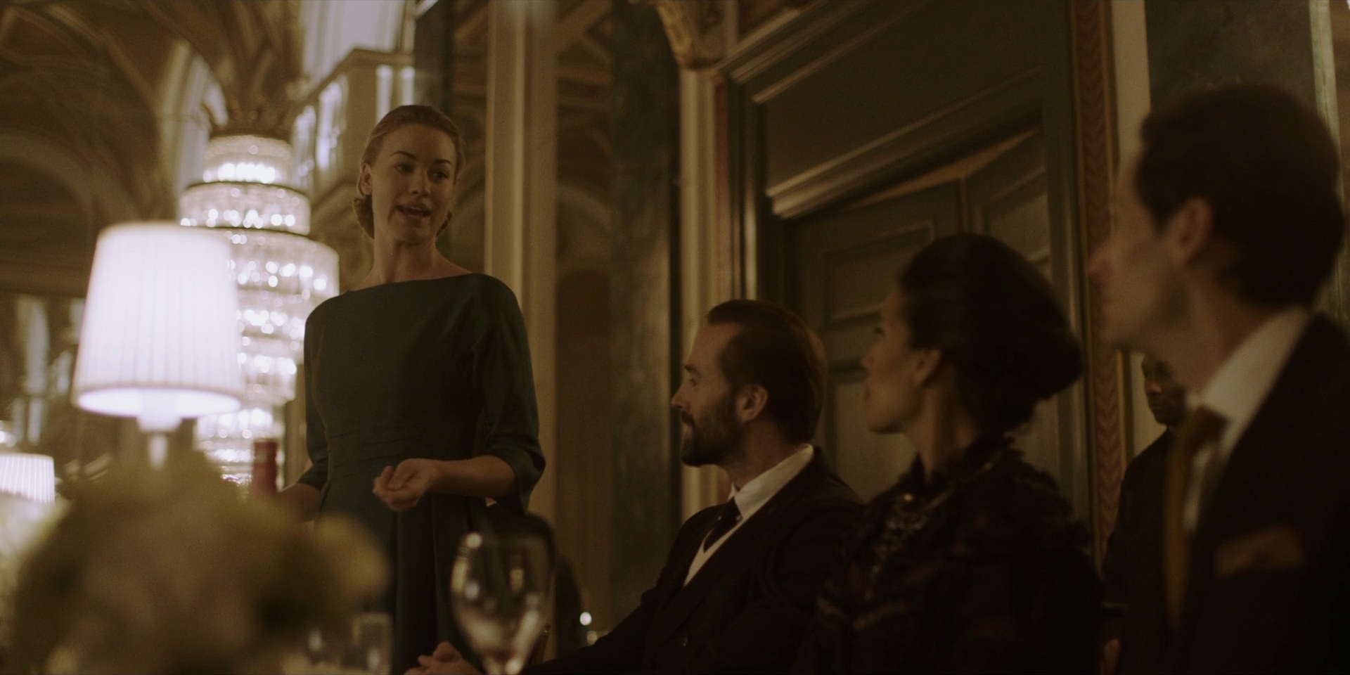 TheHandmaidsTale_1x06_AWomansPlace_0429.jpg