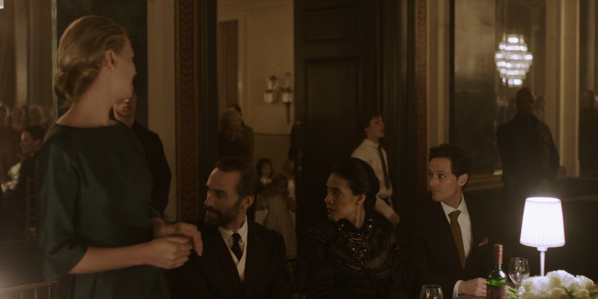 TheHandmaidsTale_1x06_AWomansPlace_0433.jpg
