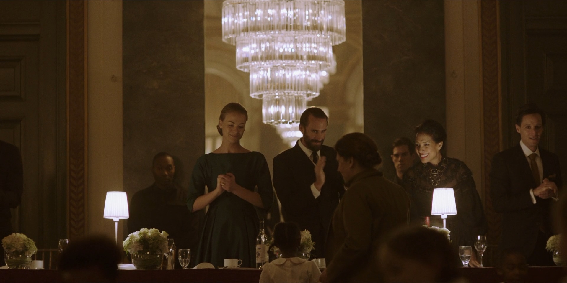 TheHandmaidsTale_1x06_AWomansPlace_0437.jpg