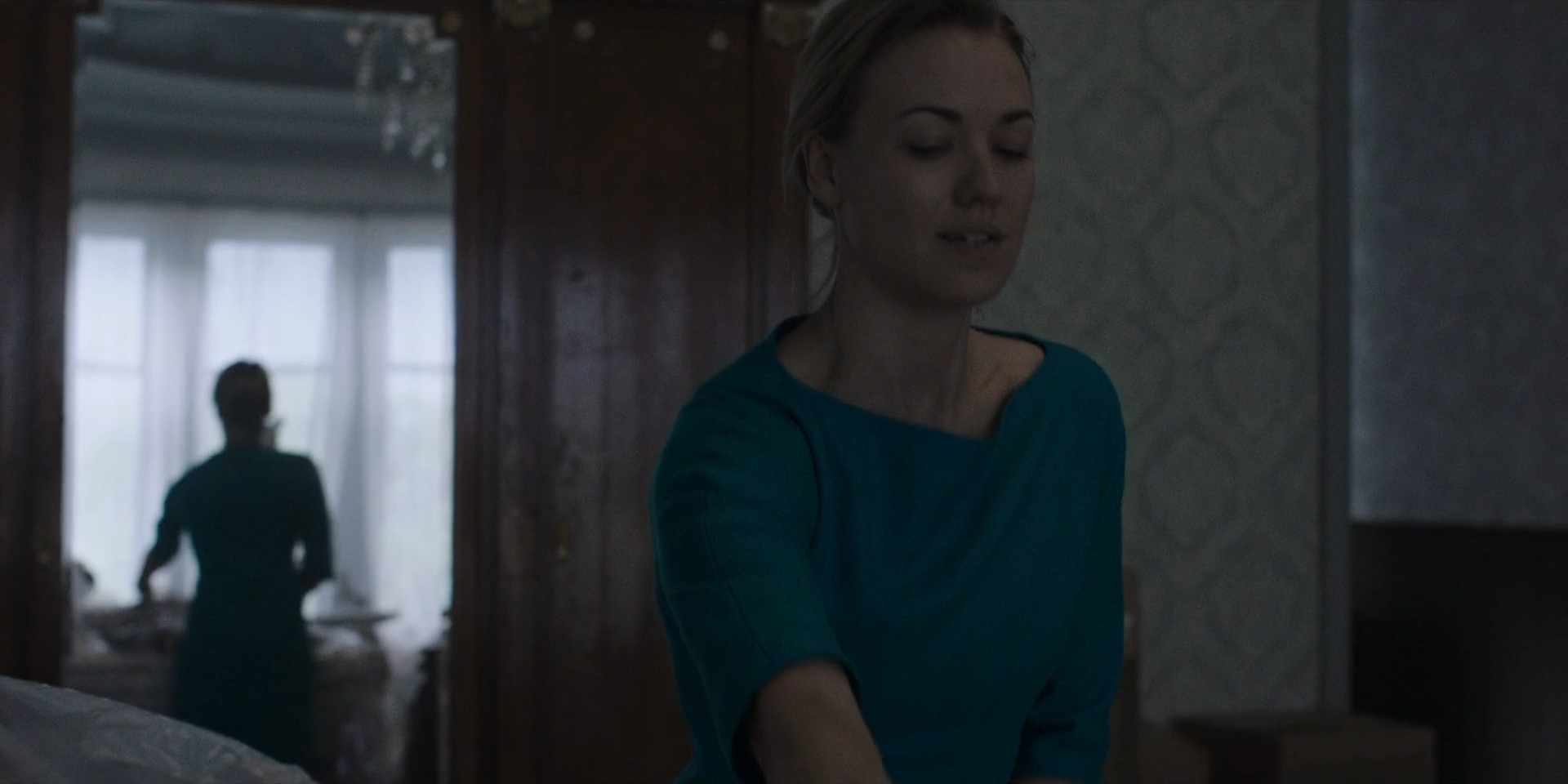 TheHandmaidsTale_1x06_AWomansPlace_0451.jpg