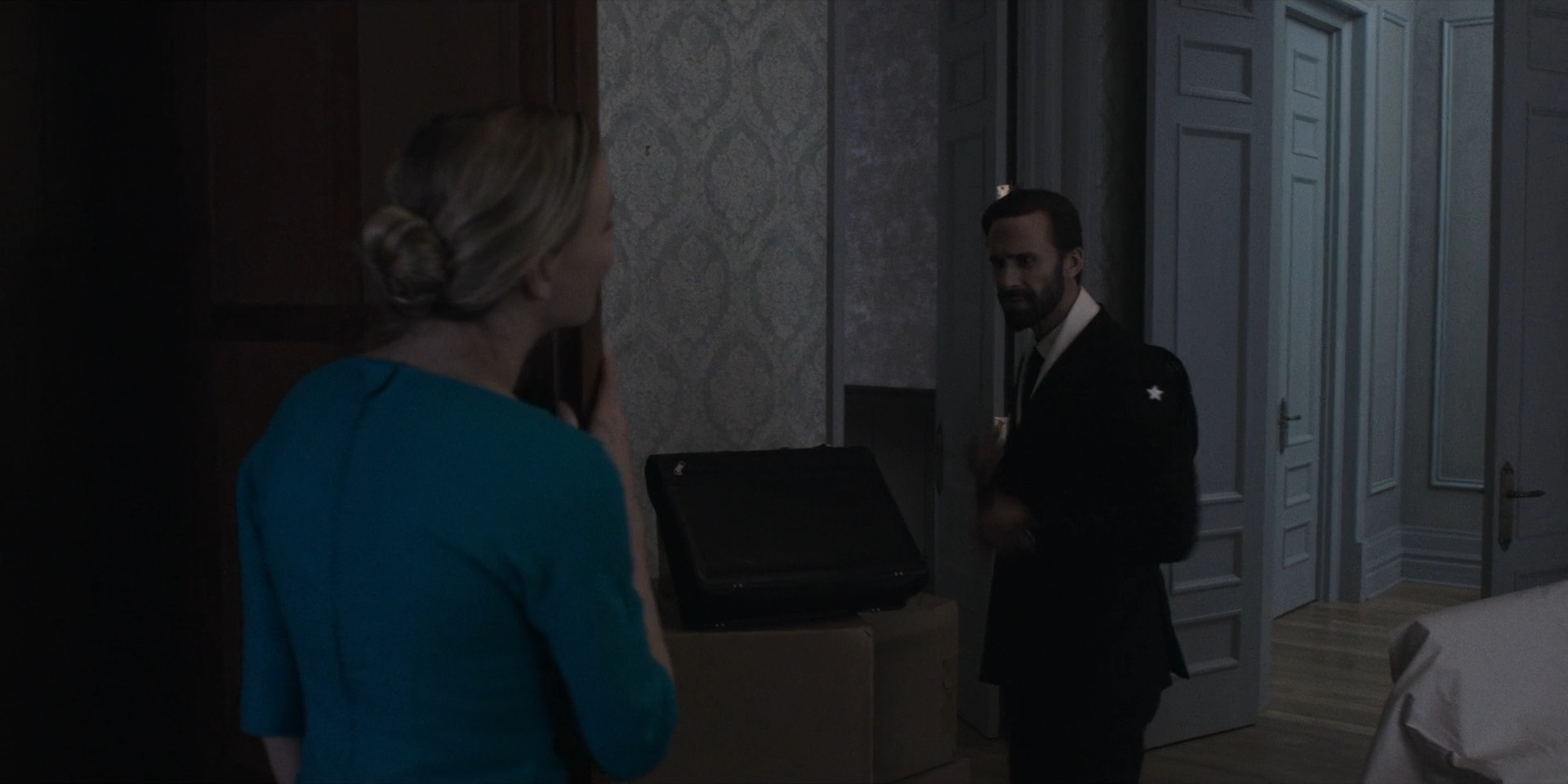 TheHandmaidsTale_1x06_AWomansPlace_0467.jpg