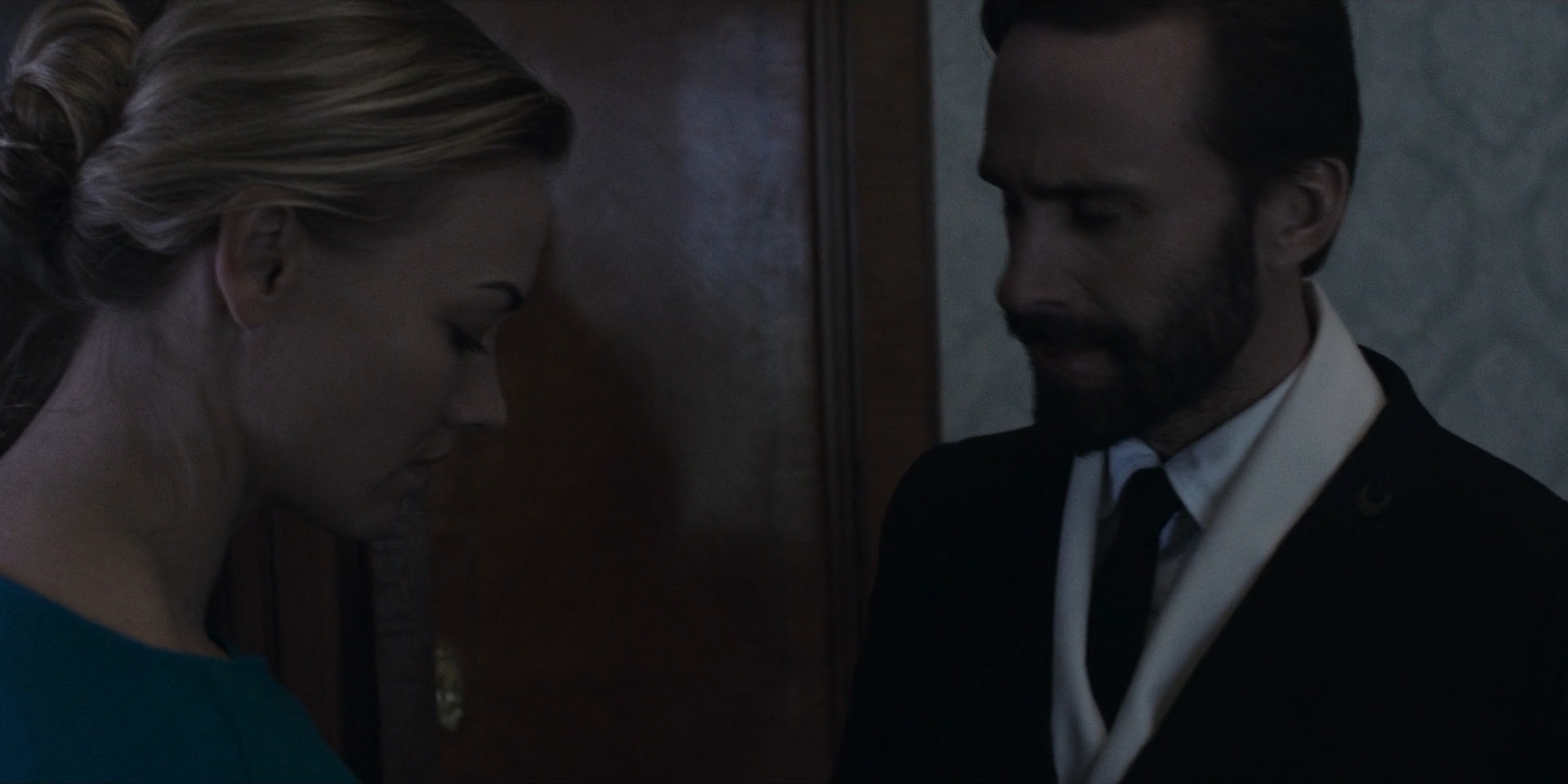 TheHandmaidsTale_1x06_AWomansPlace_0476.jpg