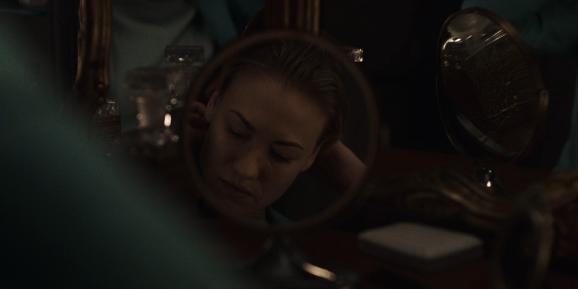 TheHandmaidsTale_1x06_AWomansPlace_0498.jpg