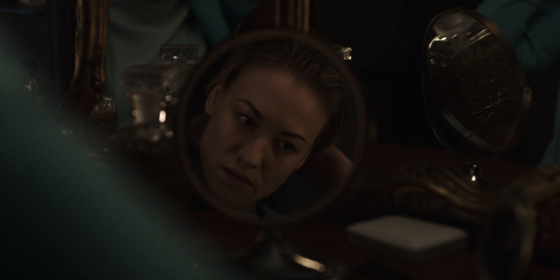 TheHandmaidsTale_1x06_AWomansPlace_0499.jpg