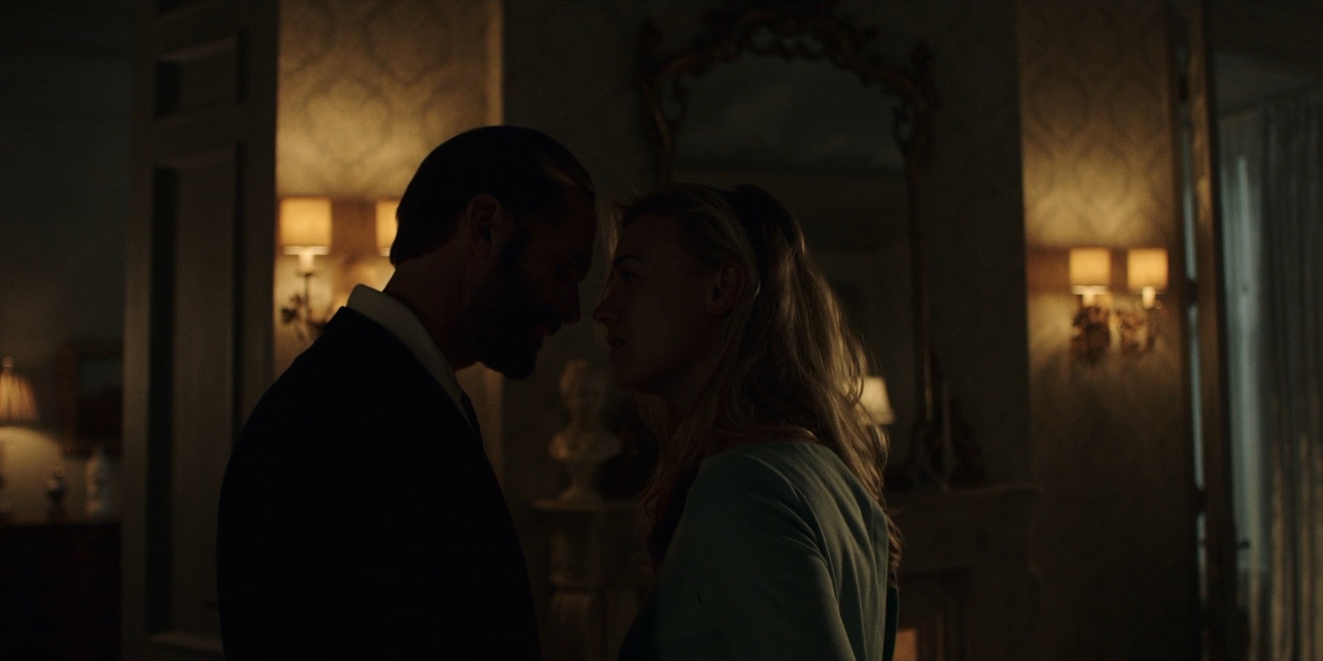 TheHandmaidsTale_1x06_AWomansPlace_0538.jpg