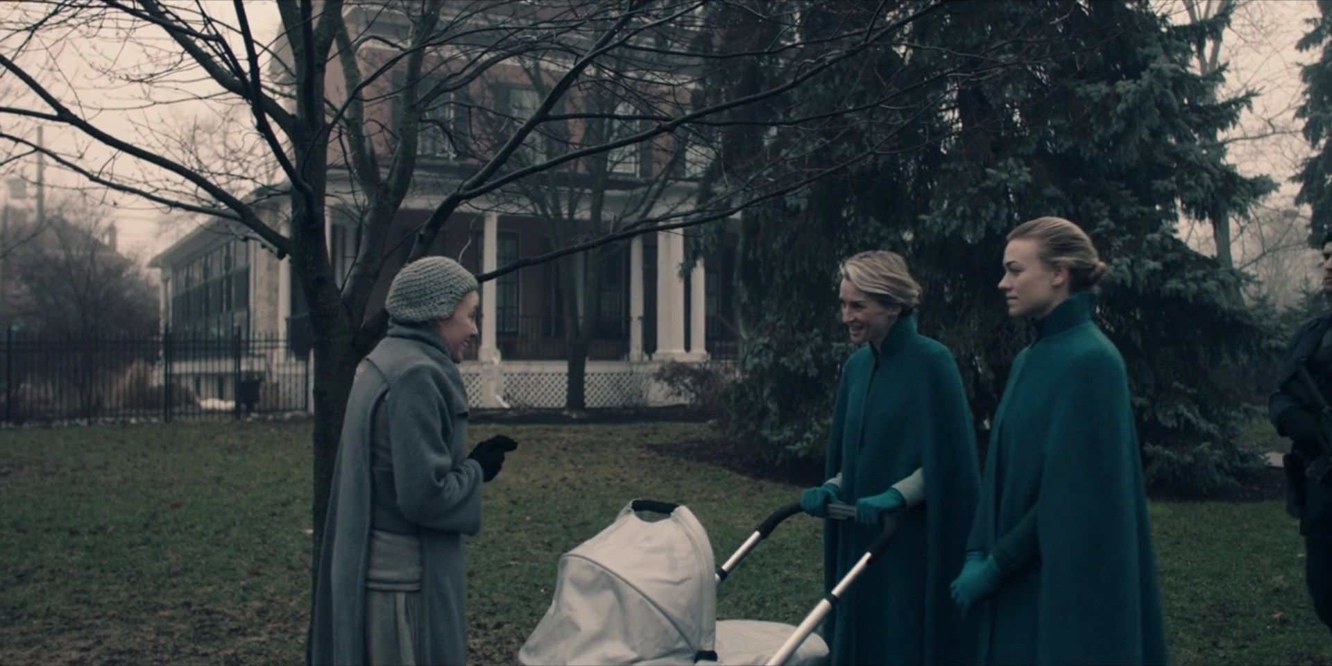 TheHandmaidsTale_1x09_TheBridge_0004.jpg