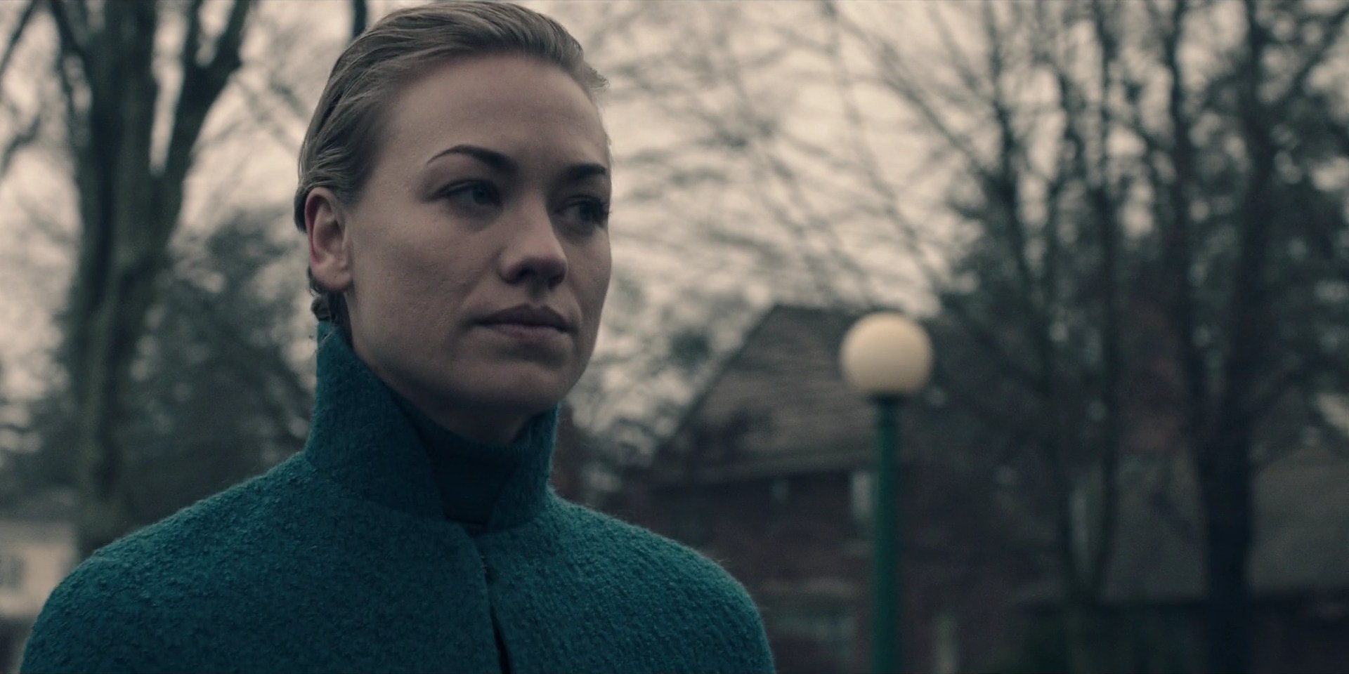 TheHandmaidsTale_1x09_TheBridge_0020.jpg