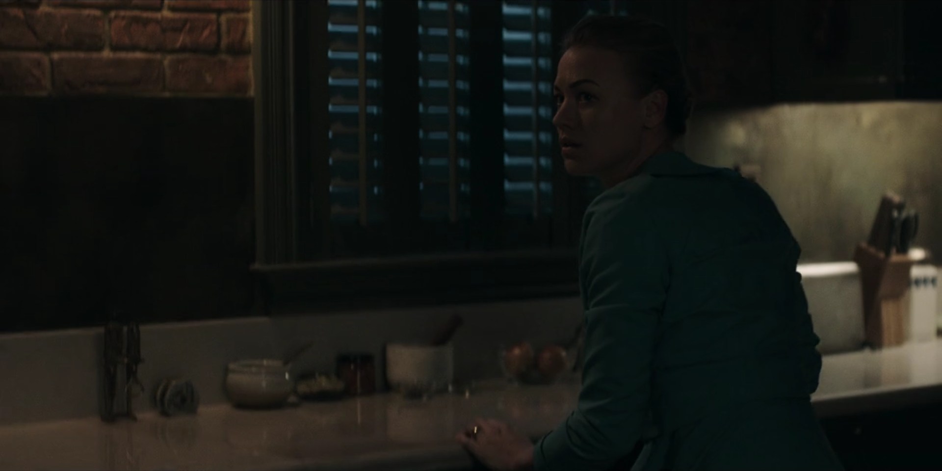 TheHandmaidsTale_1x09_TheBridge_0062.jpg