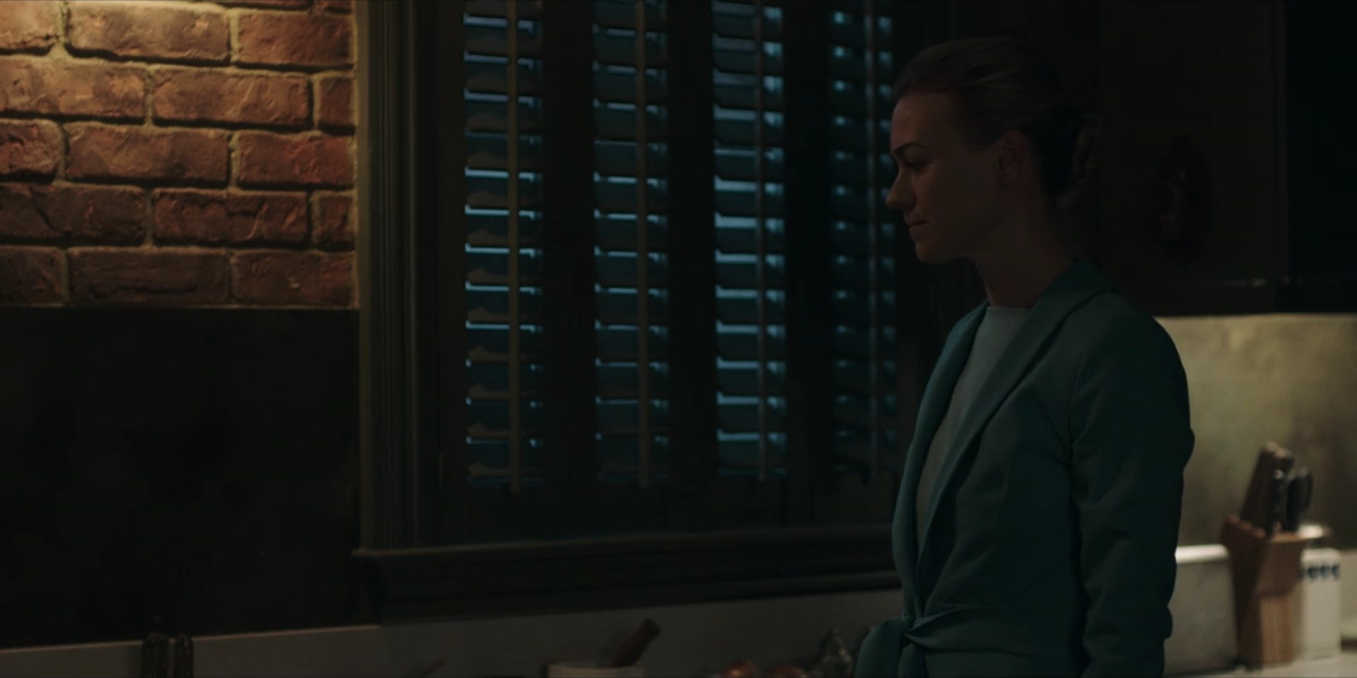 TheHandmaidsTale_1x09_TheBridge_0074.jpg
