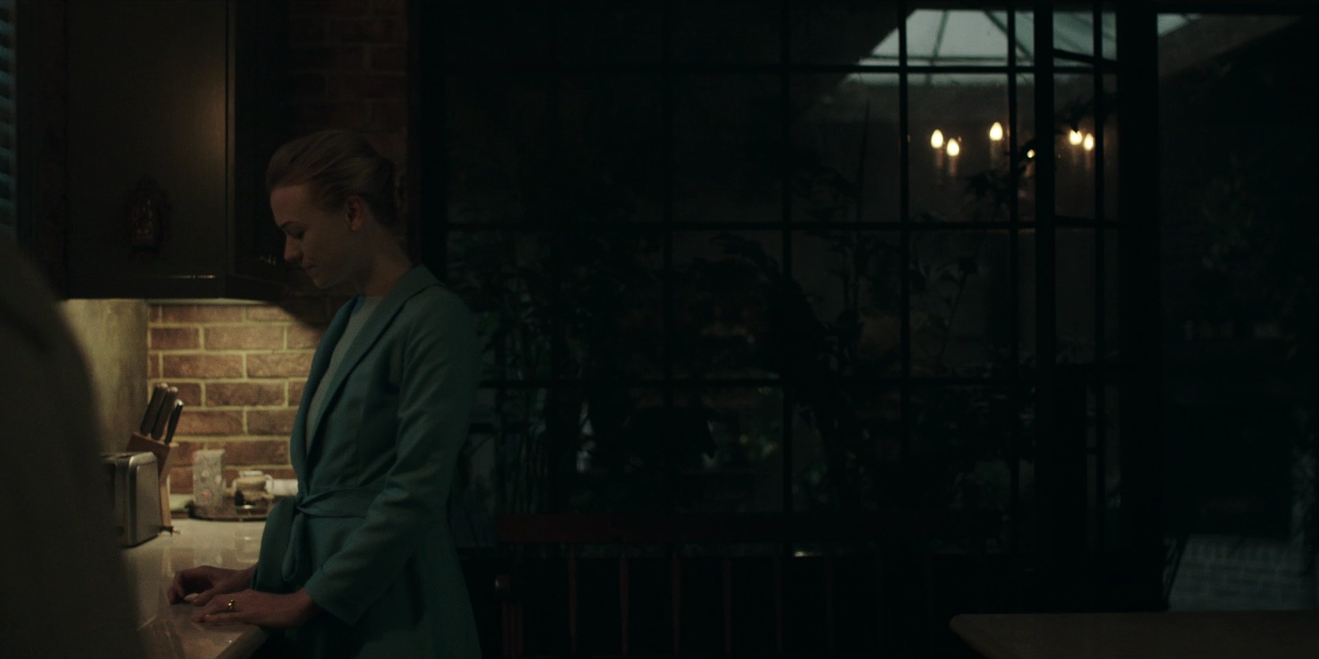 TheHandmaidsTale_1x09_TheBridge_0078.jpg