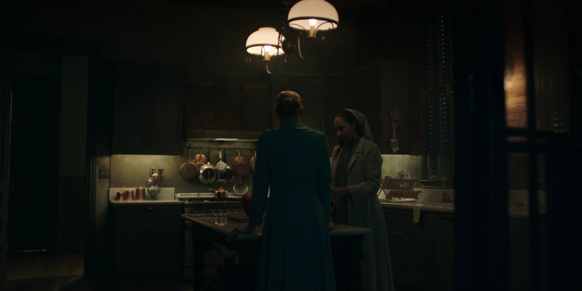 TheHandmaidsTale_1x09_TheBridge_0096.jpg