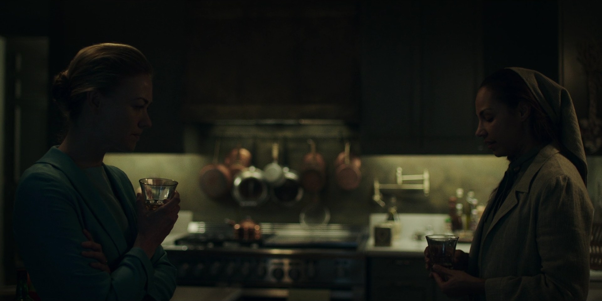 TheHandmaidsTale_1x09_TheBridge_0106.jpg