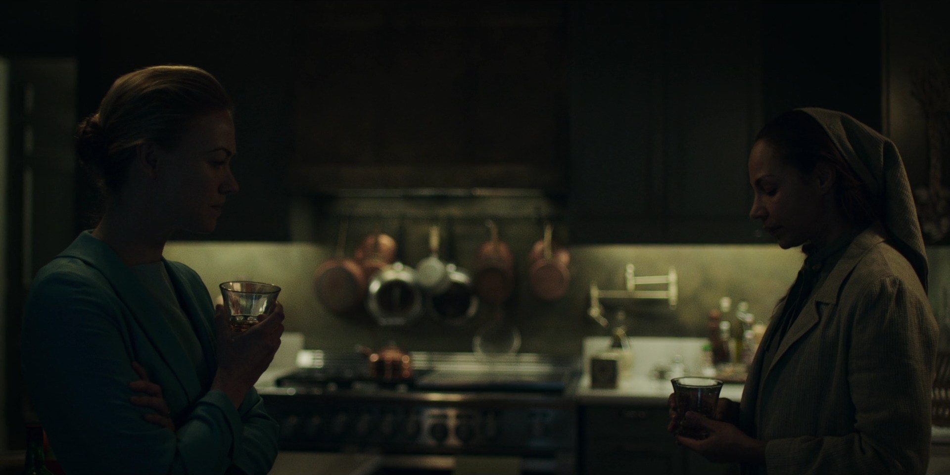 TheHandmaidsTale_1x09_TheBridge_0107.jpg