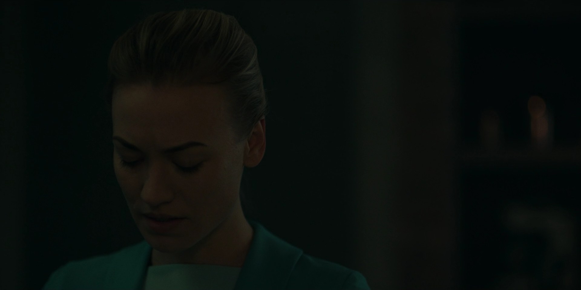 TheHandmaidsTale_1x09_TheBridge_0128.jpg
