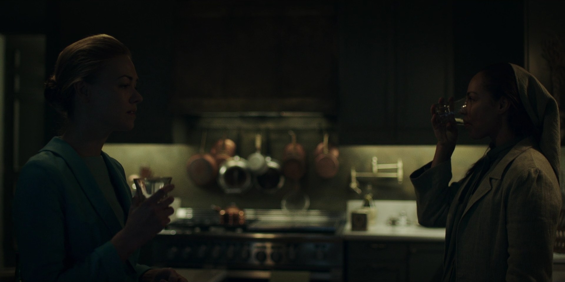 TheHandmaidsTale_1x09_TheBridge_0140.jpg