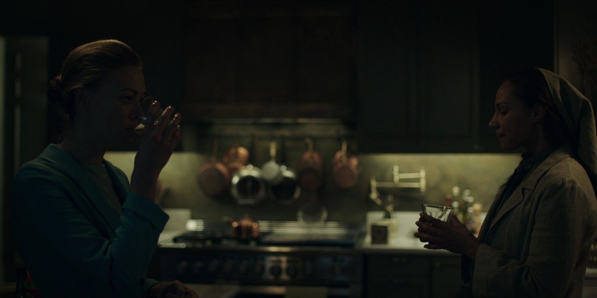 TheHandmaidsTale_1x09_TheBridge_0142.jpg