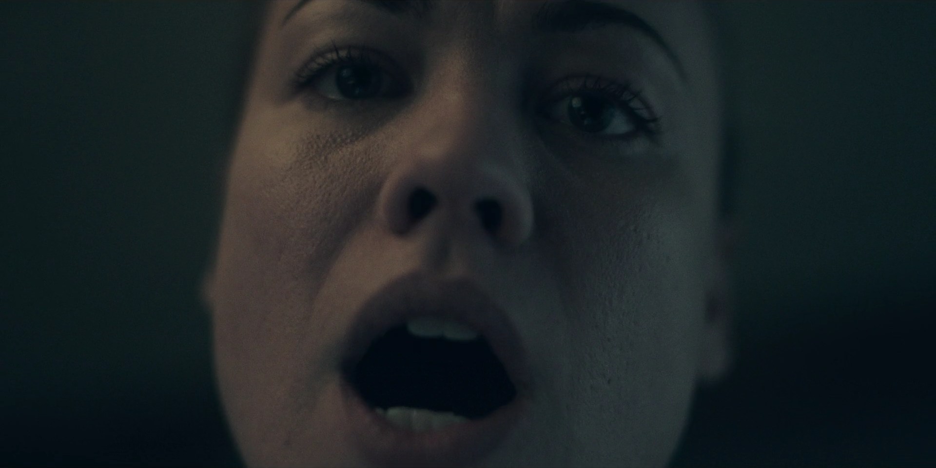 TheHandmaidsTale_1x09_TheBridge_0168.jpg