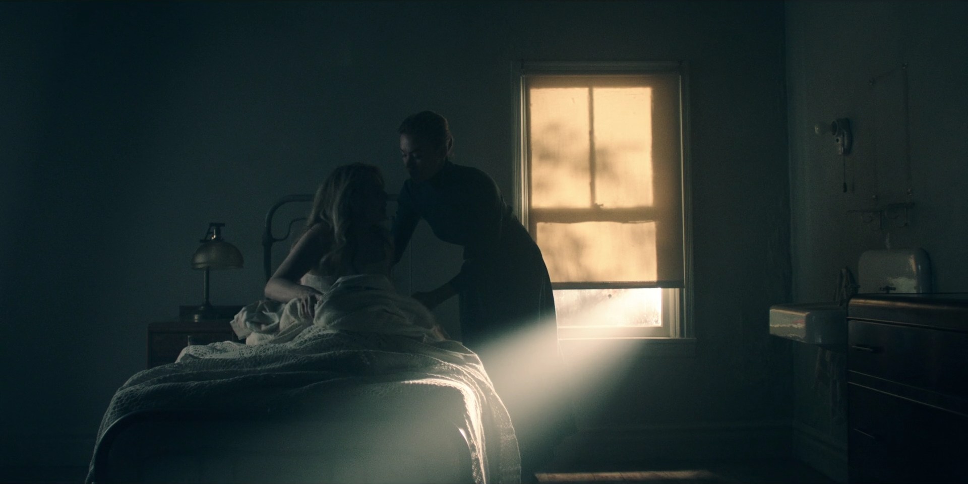 TheHandmaidsTale_1x09_TheBridge_0174.jpg TheHandmaidsTale_1x09_TheBridge_0174.jpg