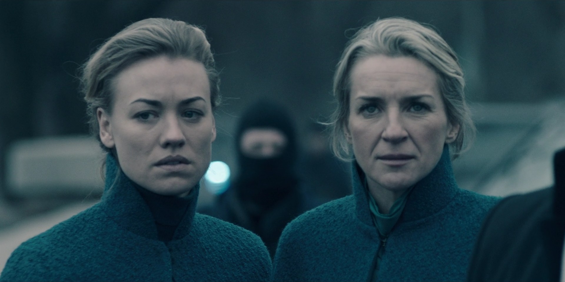 TheHandmaidsTale_1x09_TheBridge_0206.jpg