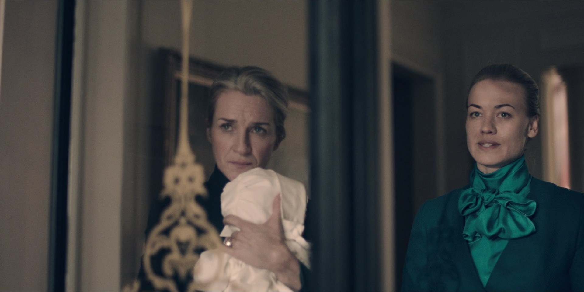 TheHandmaidsTale_1x09_TheBridge_0231.jpg