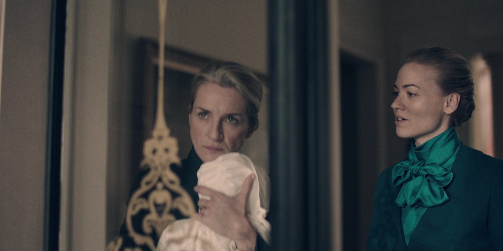 TheHandmaidsTale_1x09_TheBridge_0252.jpg