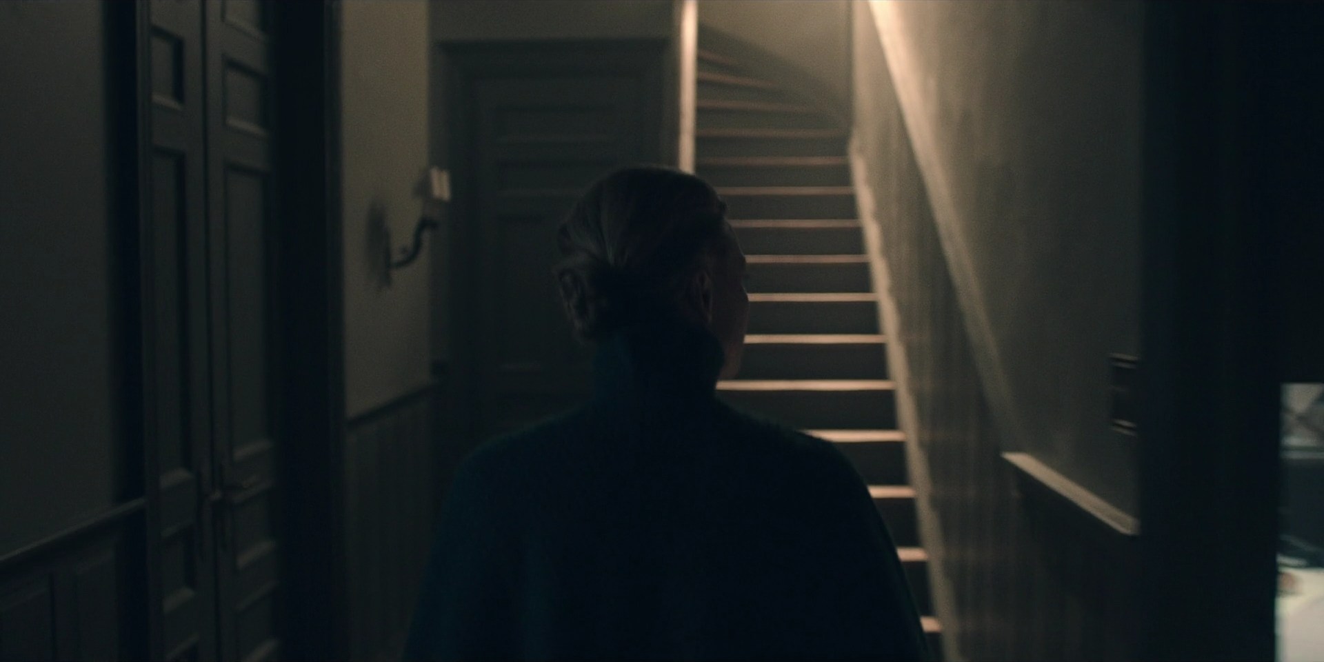 TheHandmaidsTale_1x09_TheBridge_0260.jpg
