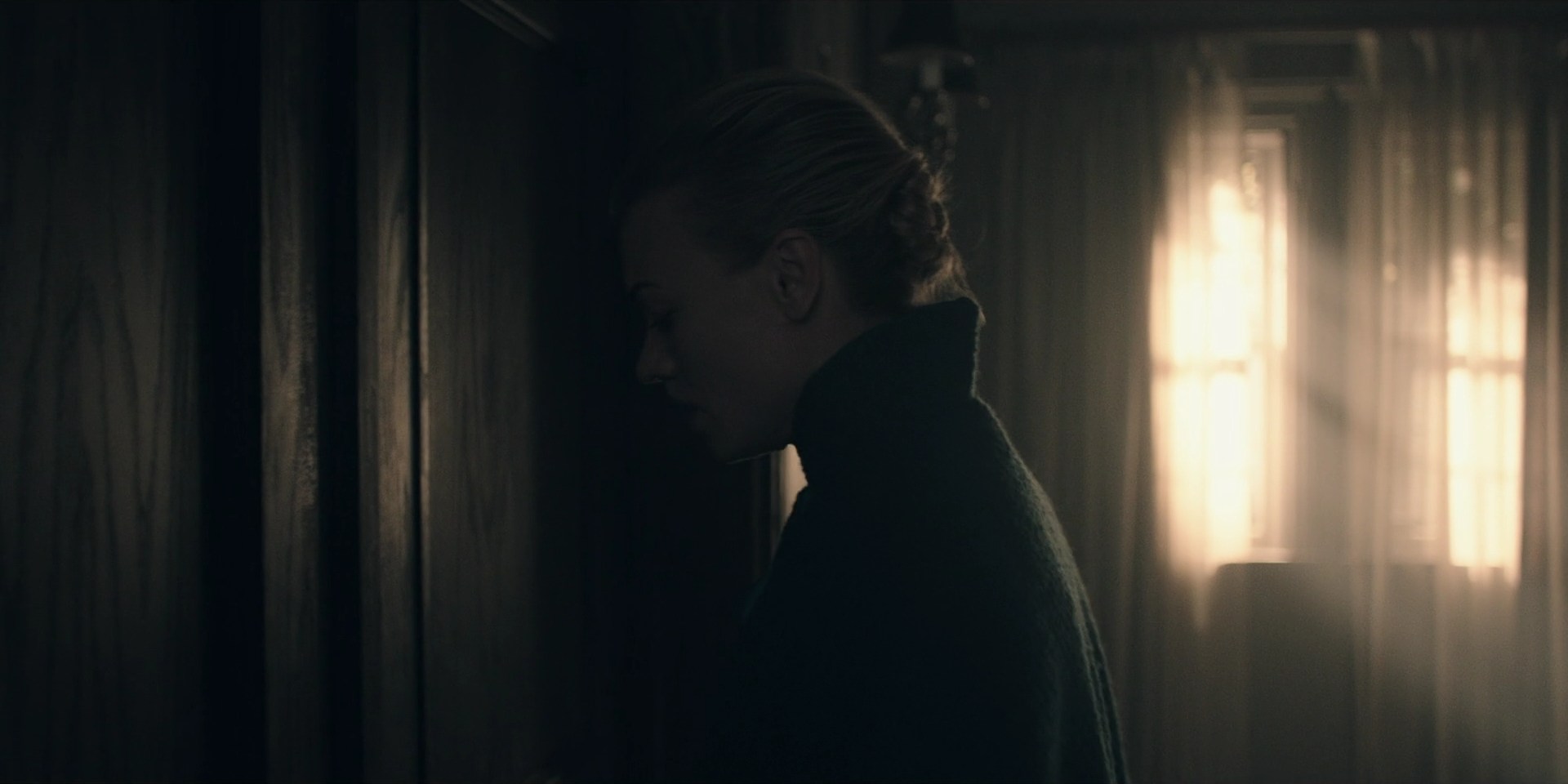 TheHandmaidsTale_1x09_TheBridge_0284.jpg