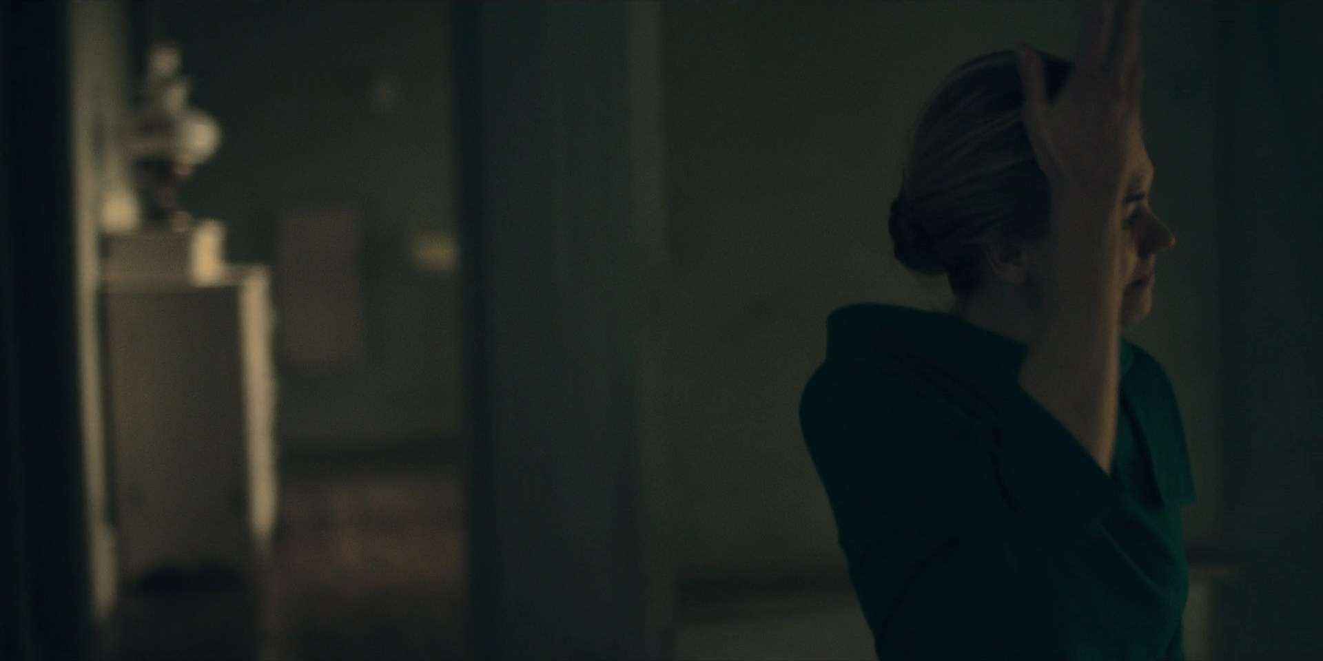 TheHandmaidsTale_1x10_Night_0009.jpg