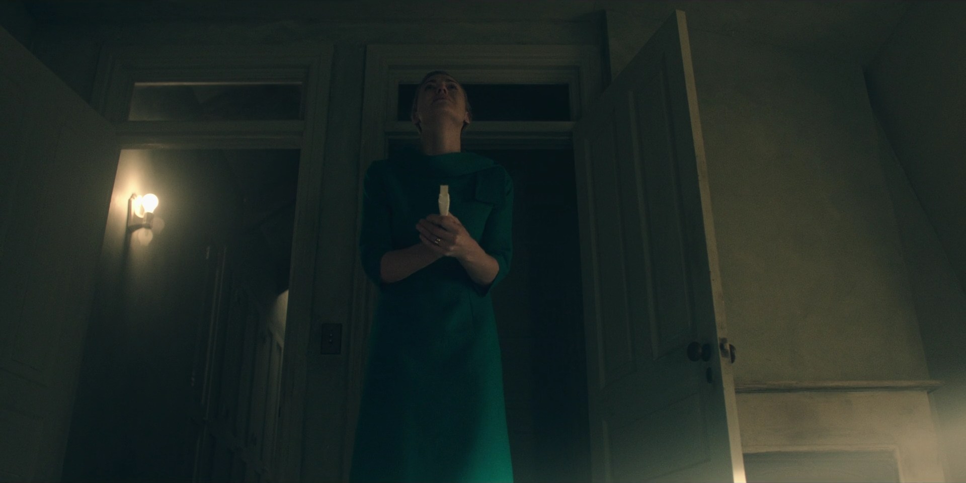 TheHandmaidsTale_1x10_Night_0062.jpg TheHandmaidsTale_1x10_Night_0062.jpg