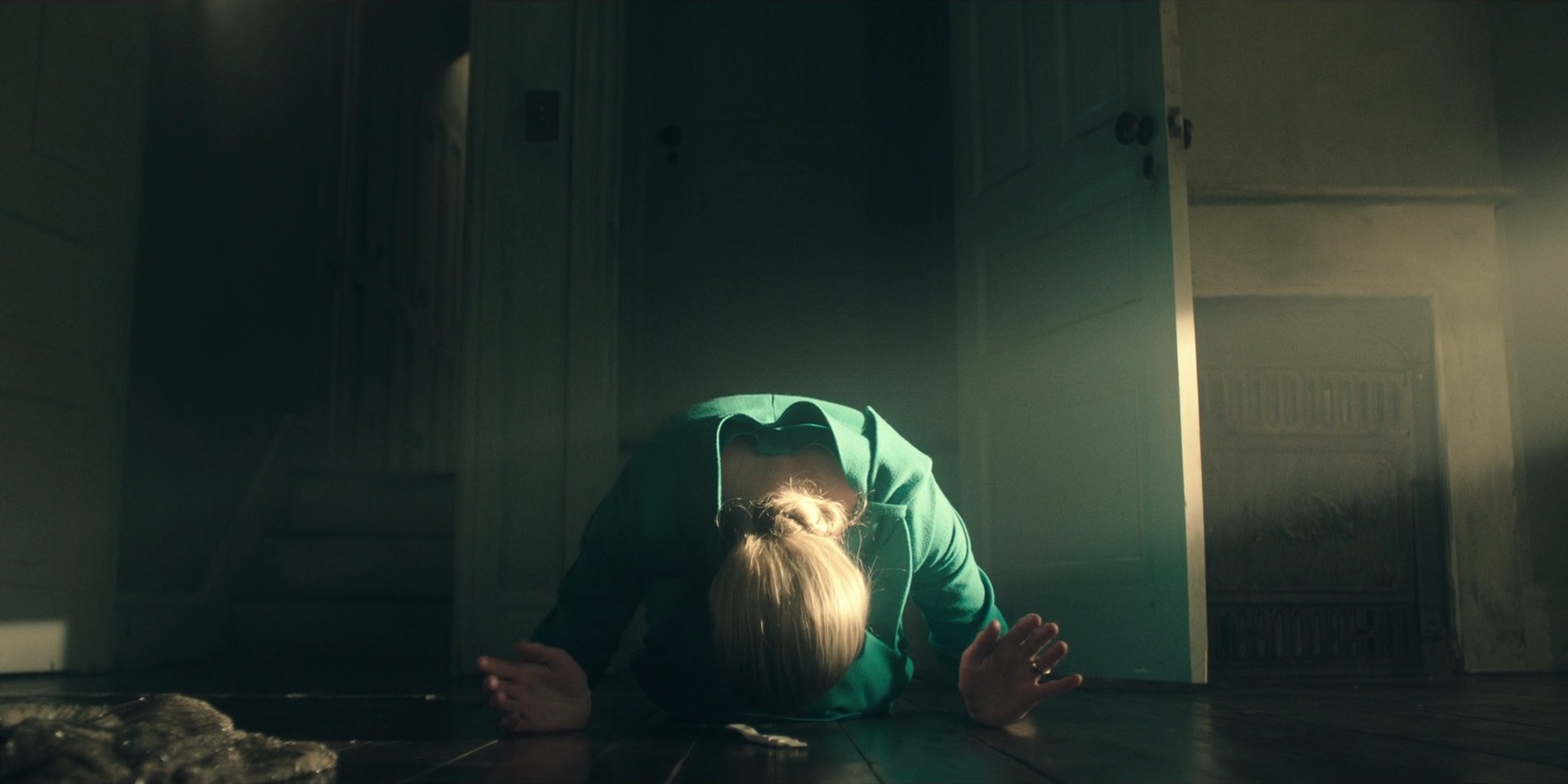 TheHandmaidsTale_1x10_Night_0075.jpg