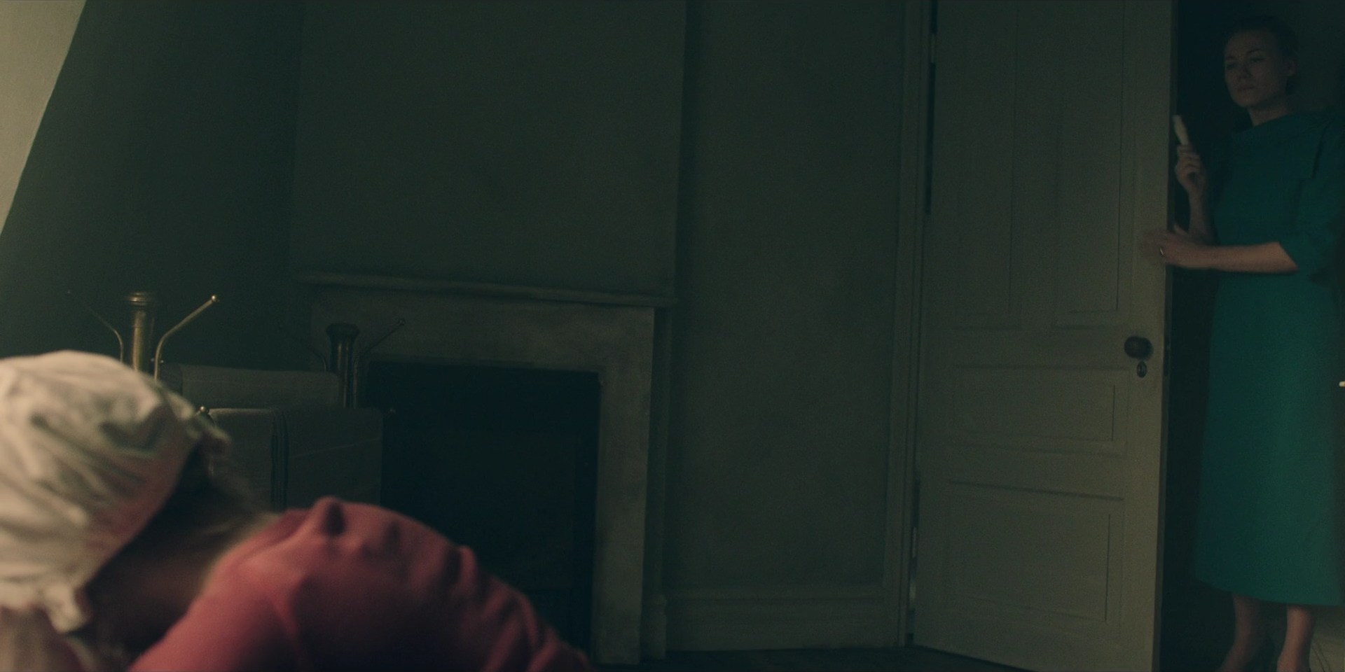 TheHandmaidsTale_1x10_Night_0095.jpg