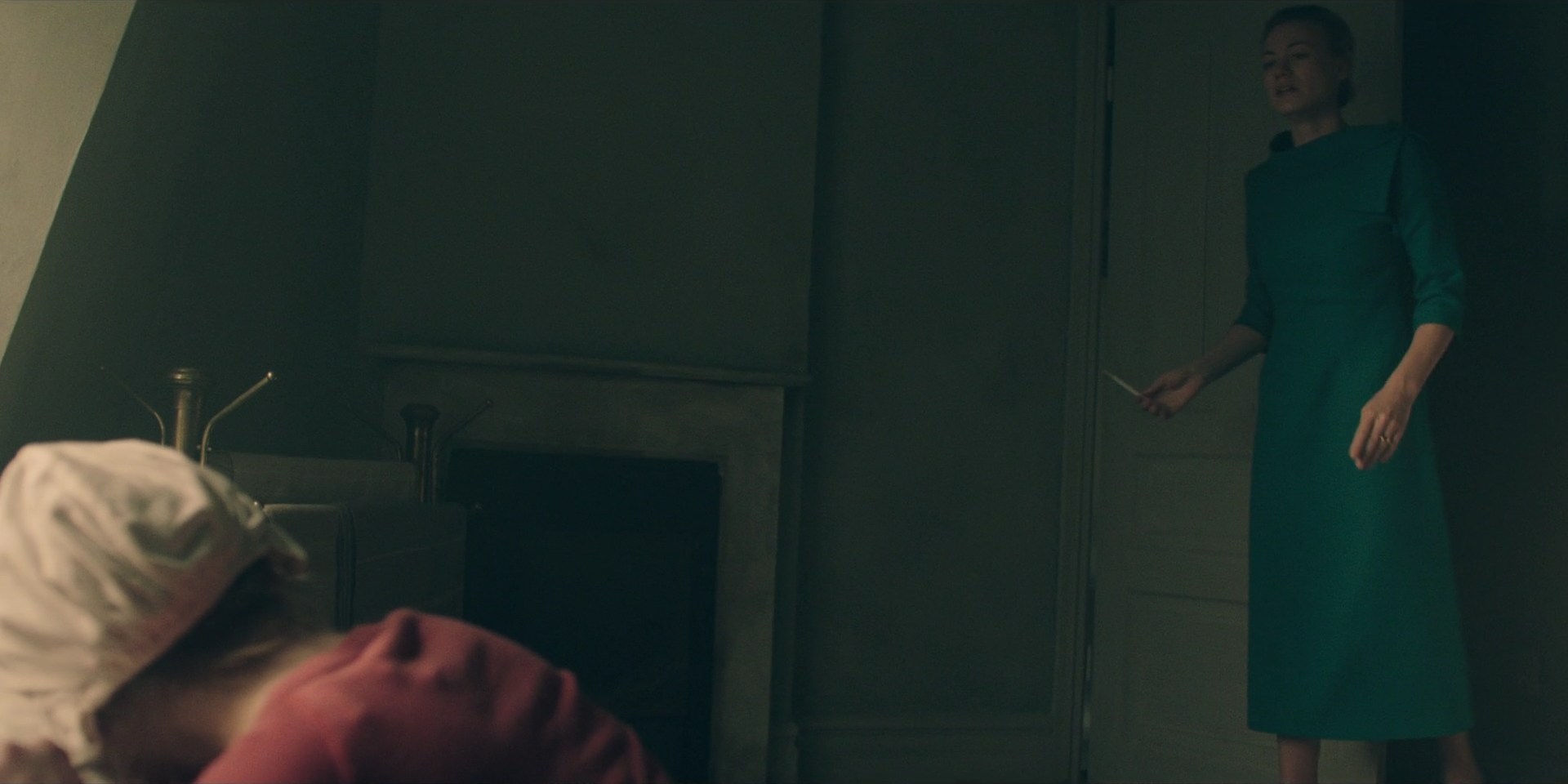 TheHandmaidsTale_1x10_Night_0096.jpg