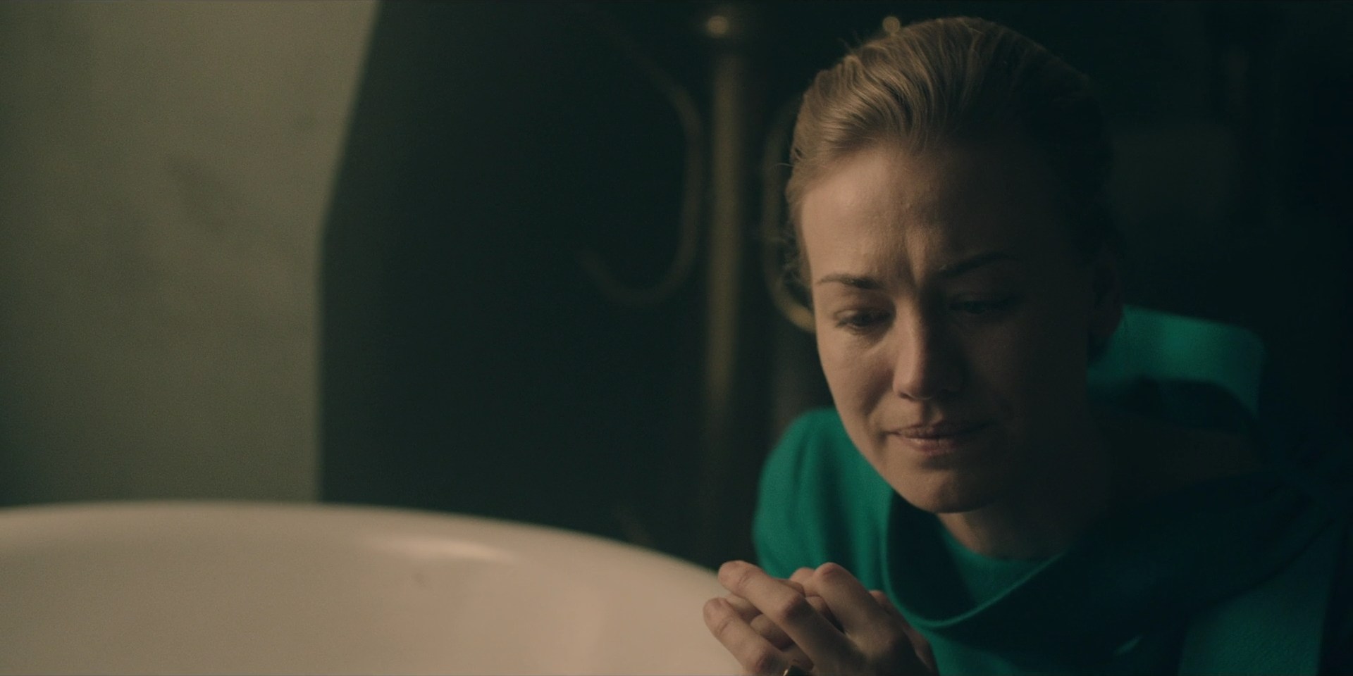 TheHandmaidsTale_1x10_Night_0106.jpg