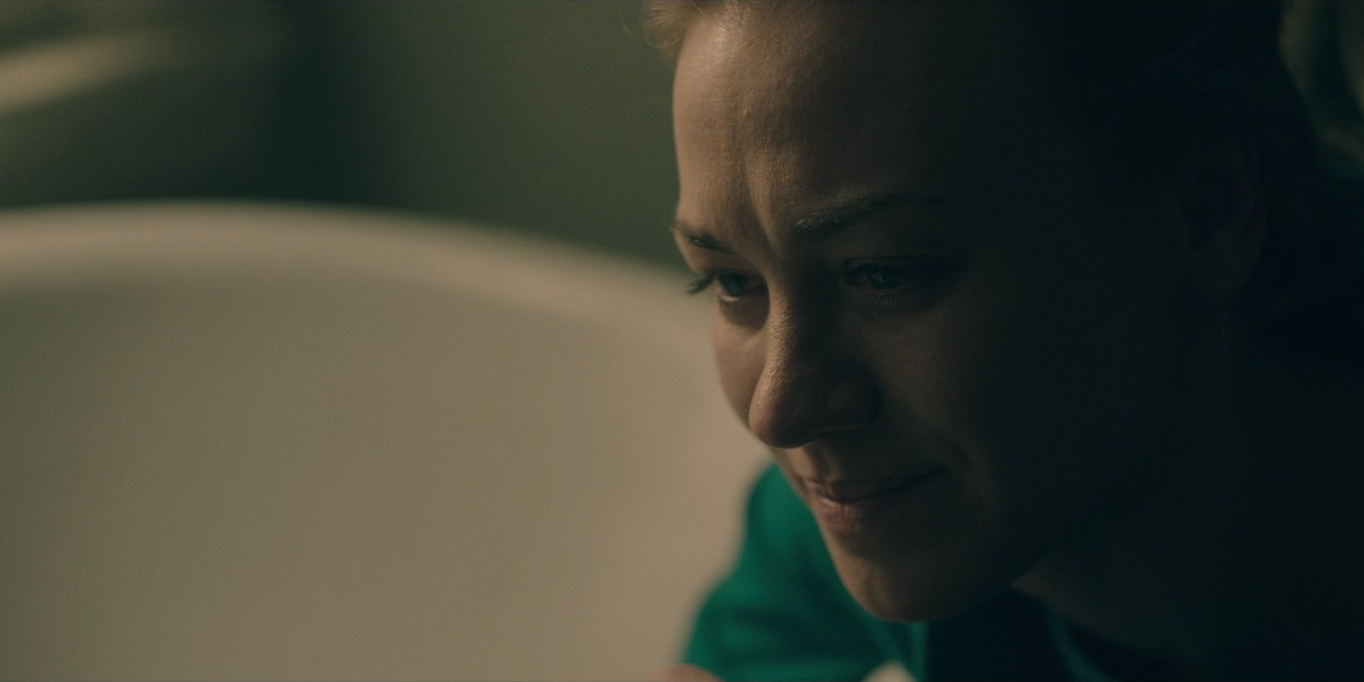 TheHandmaidsTale_1x10_Night_0121.jpg