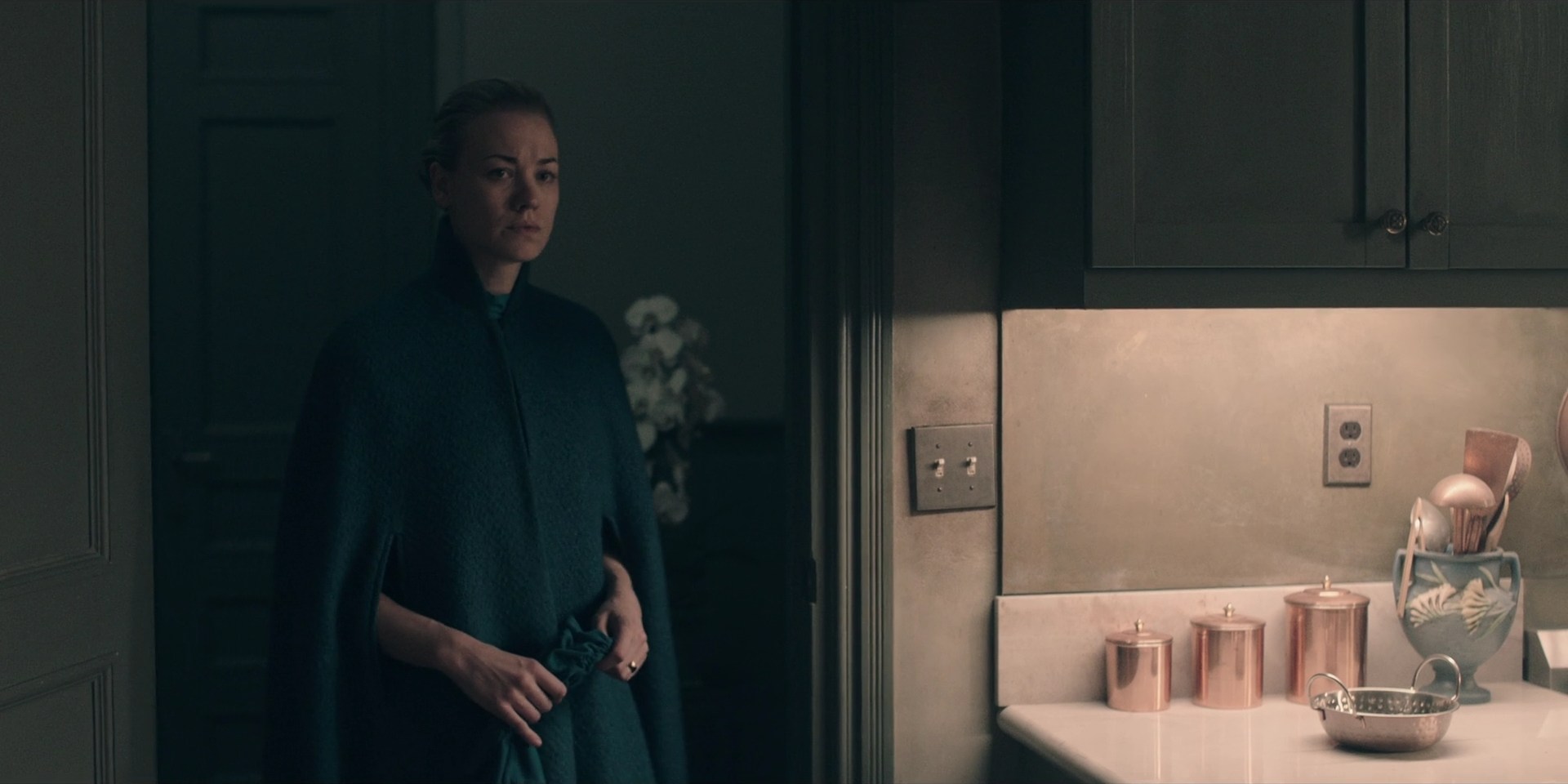 TheHandmaidsTale_1x10_Night_0229.jpg