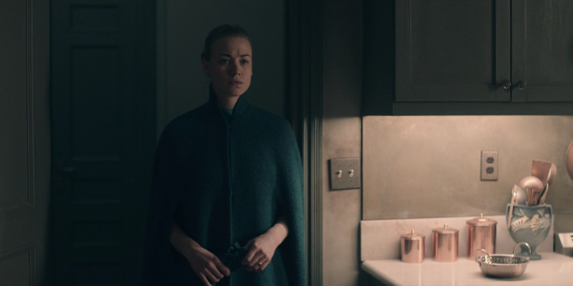 TheHandmaidsTale_1x10_Night_0232.jpg