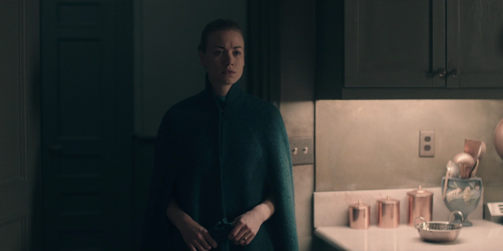 TheHandmaidsTale_1x10_Night_0234.jpg