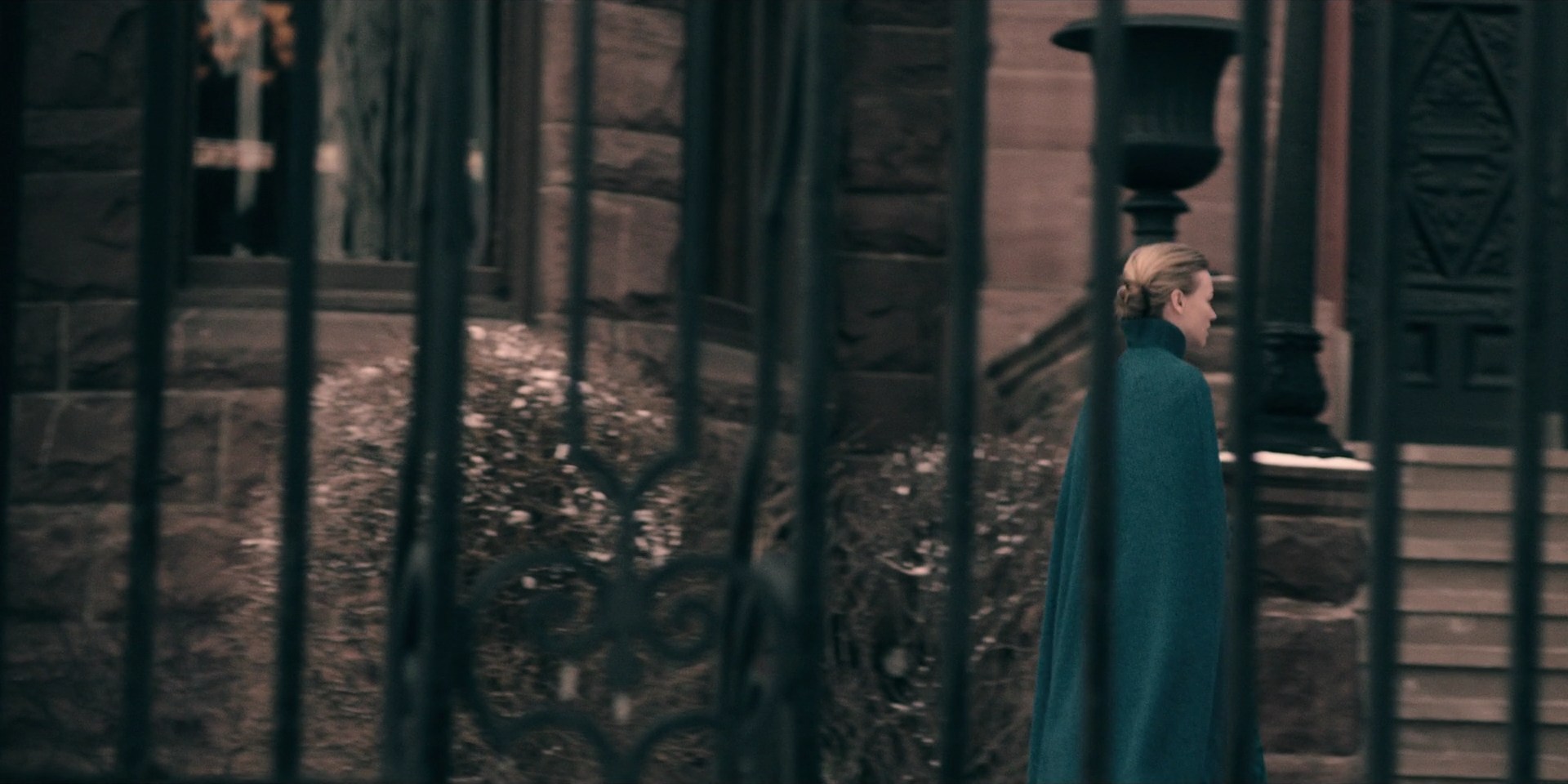 TheHandmaidsTale_1x10_Night_0270.jpg