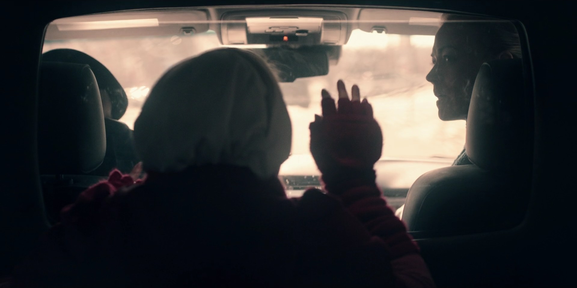 TheHandmaidsTale_1x10_Night_0298.jpg