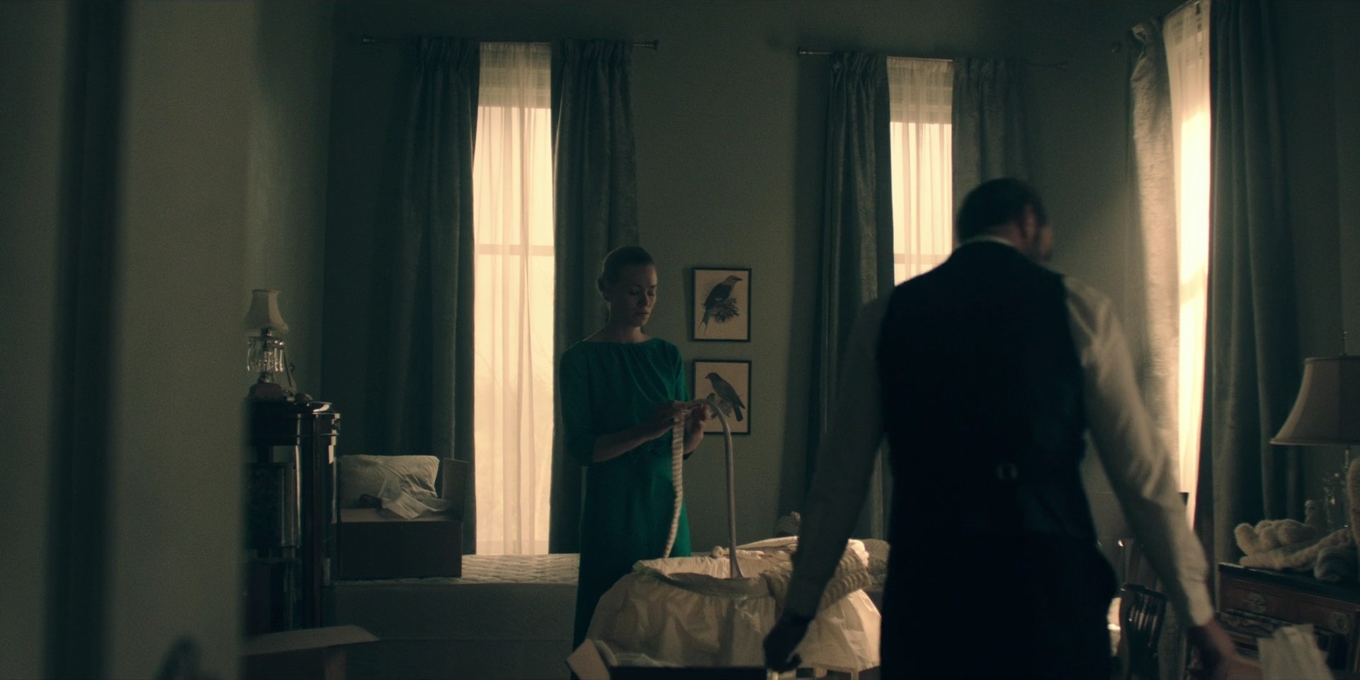 TheHandmaidsTale_1x10_Night_0351.jpg