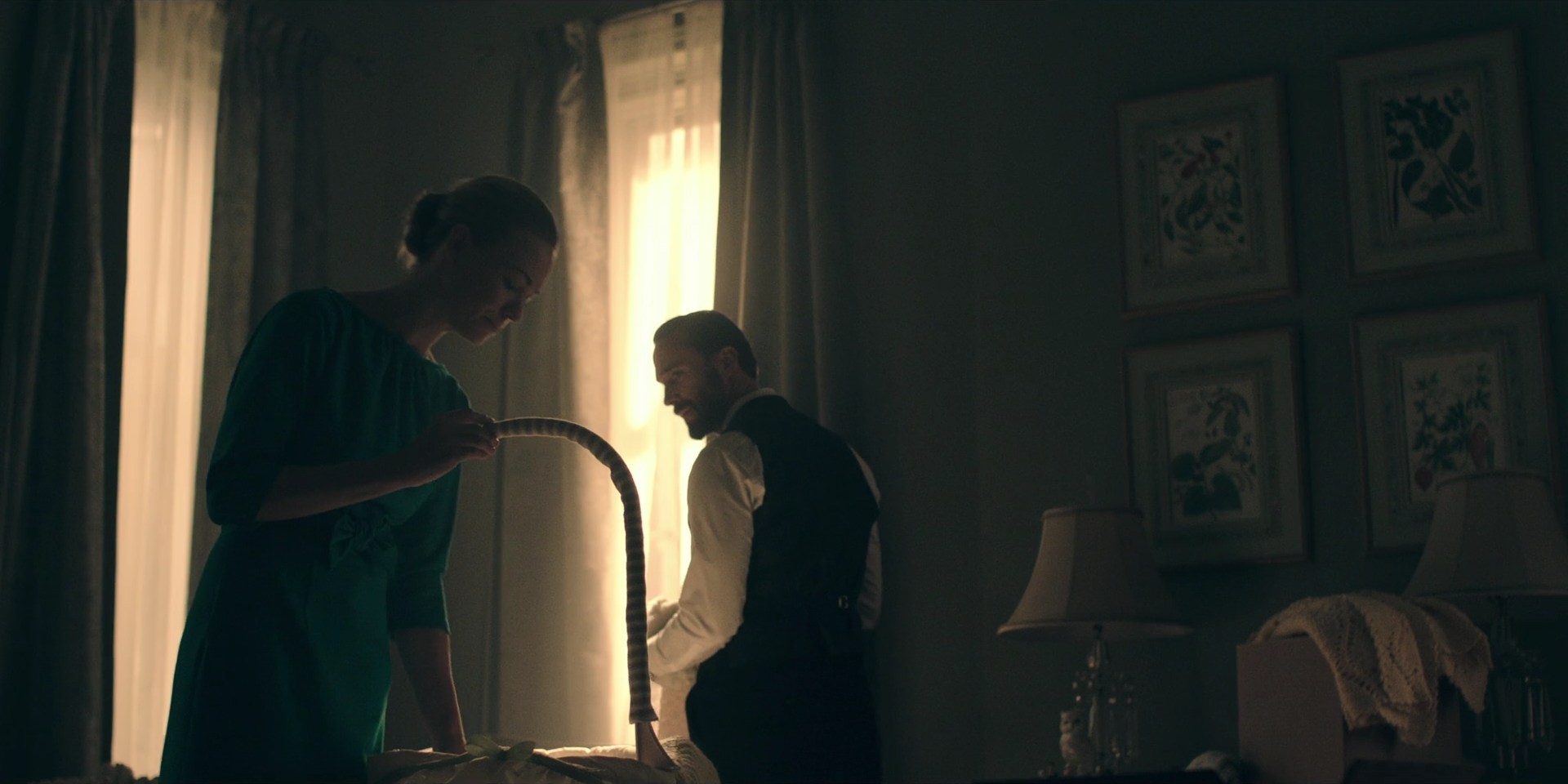 TheHandmaidsTale_1x10_Night_0358.jpg