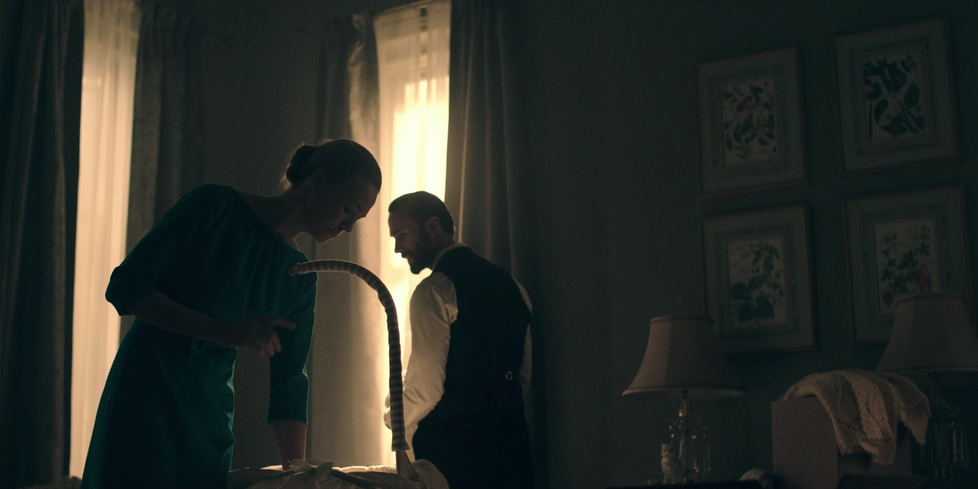 TheHandmaidsTale_1x10_Night_0359.jpg