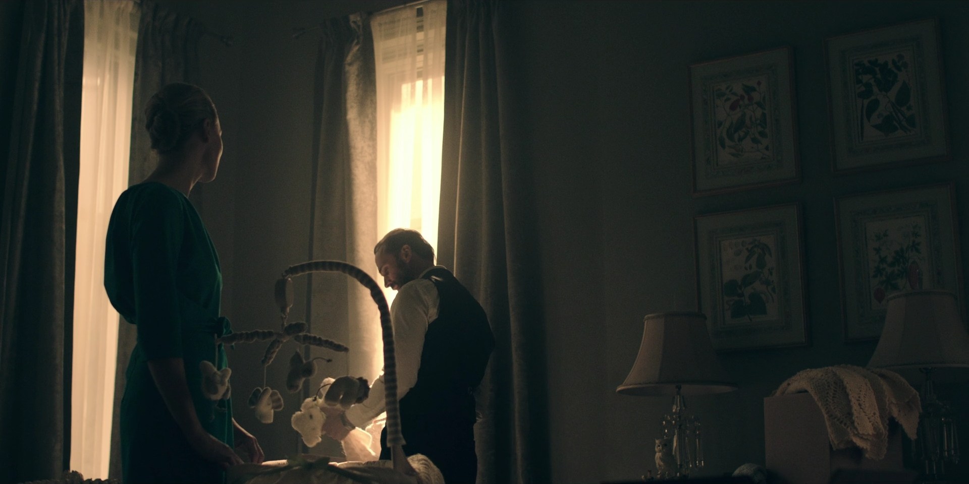 TheHandmaidsTale_1x10_Night_0364.jpg TheHandmaidsTale_1x10_Night_0364.jpg