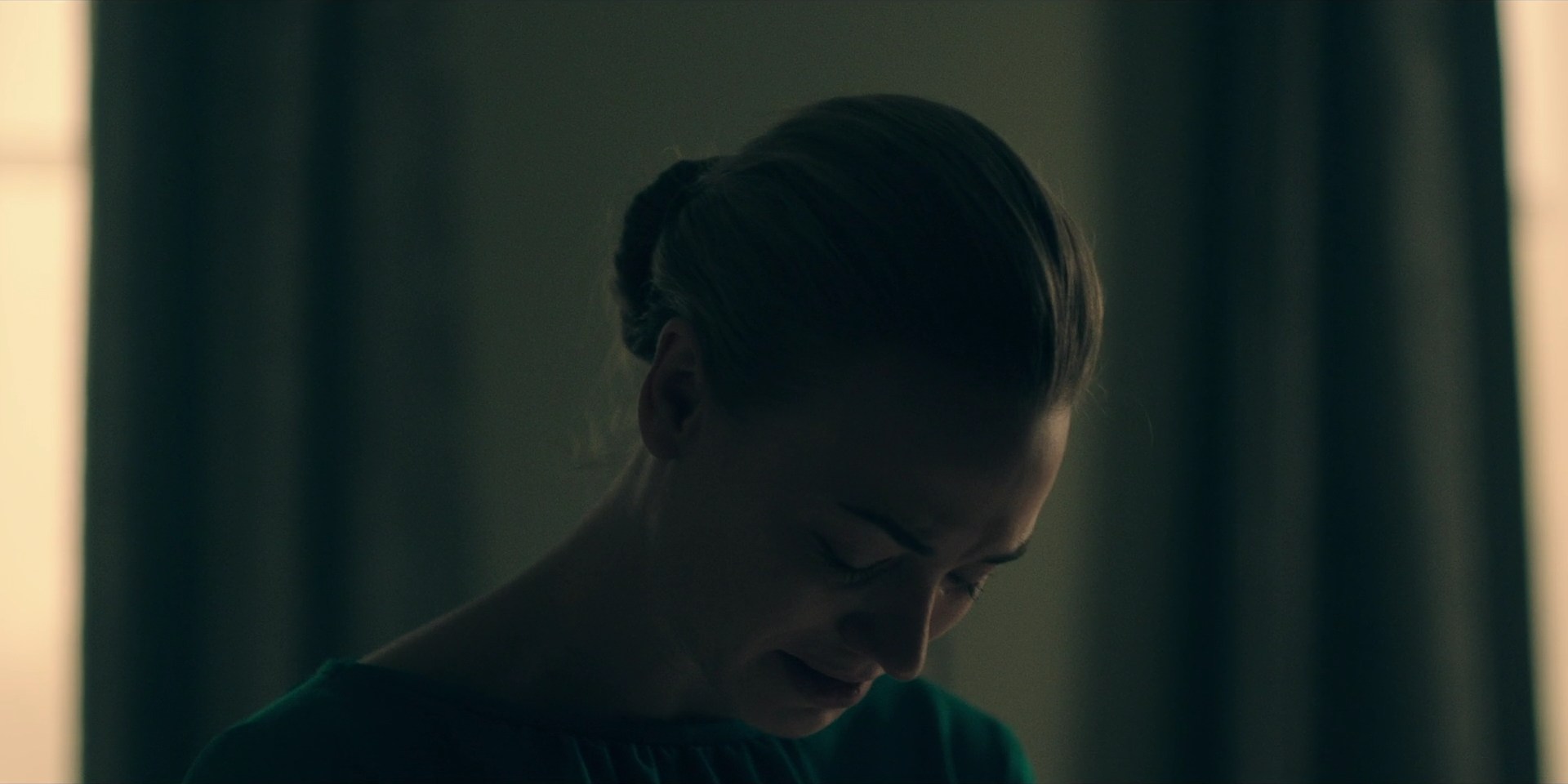 TheHandmaidsTale_1x10_Night_0389.jpg