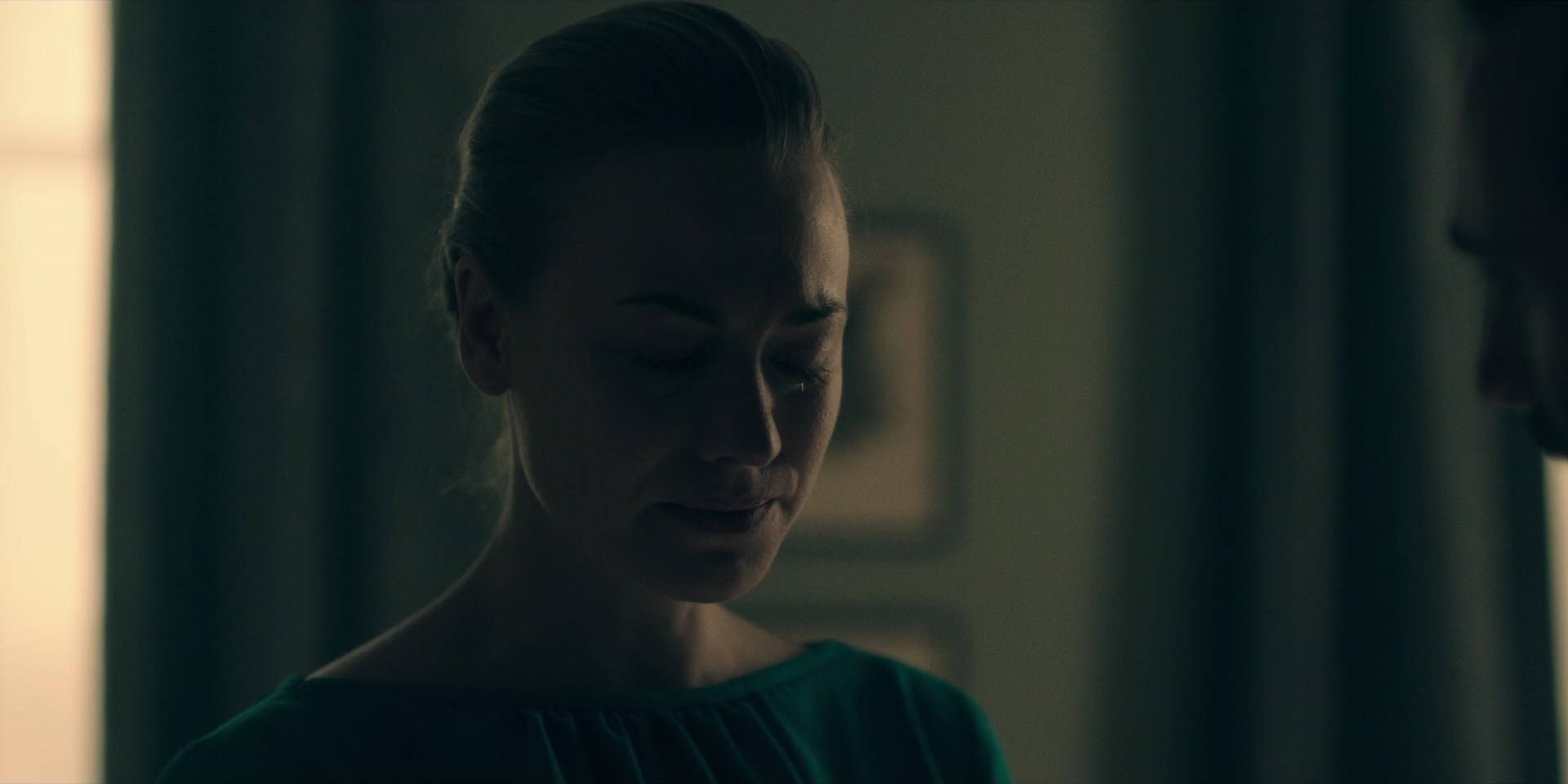 TheHandmaidsTale_1x10_Night_0393.jpg