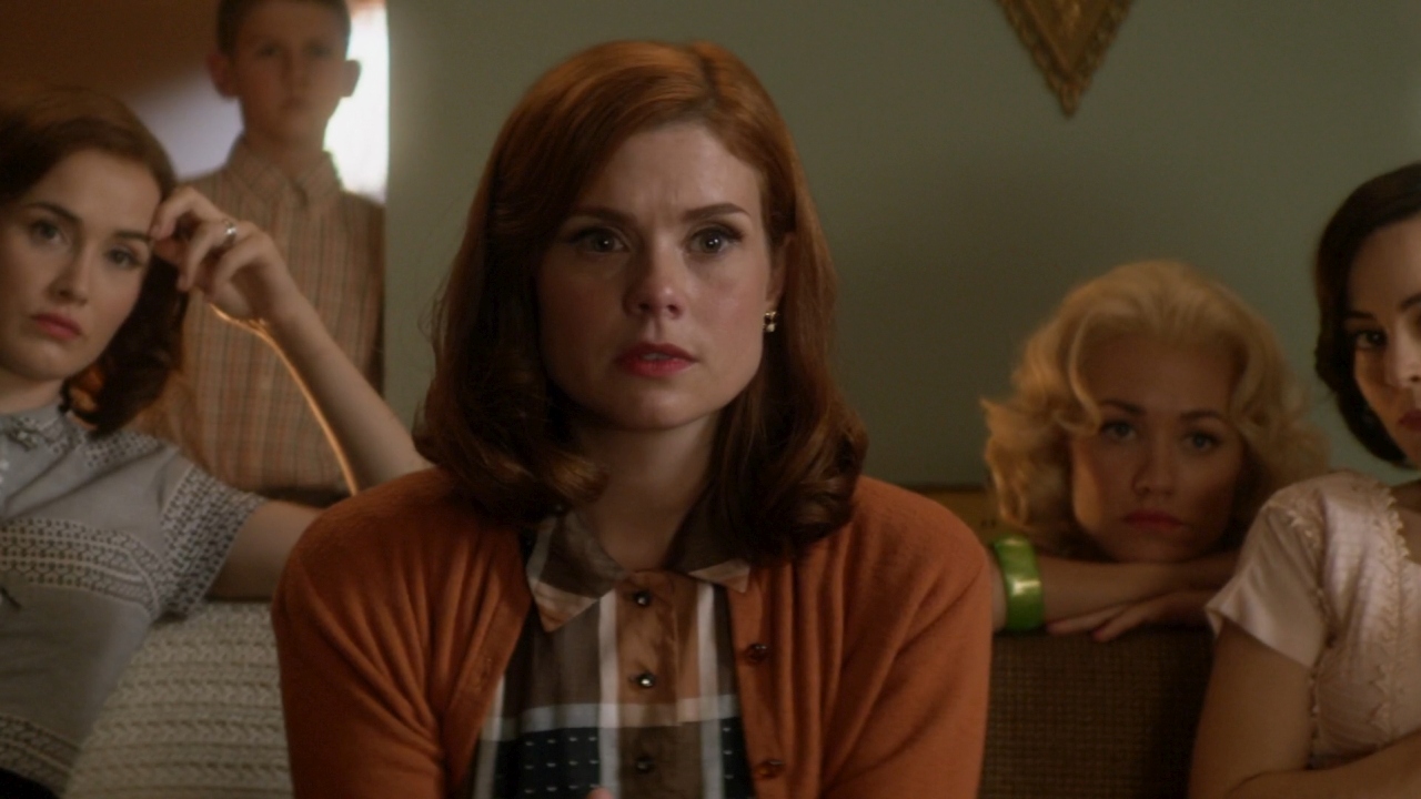 TheAstronautWivesClub_1x02_Protocol_0101.jpg