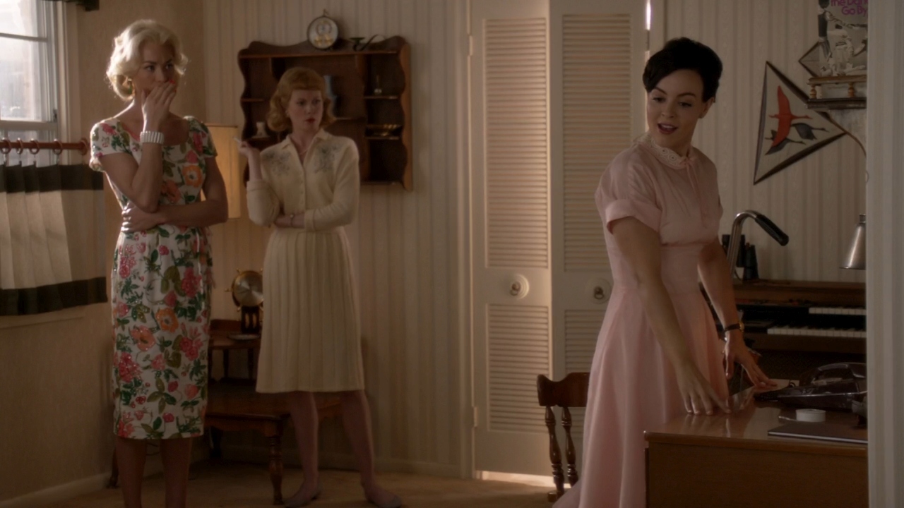 TheAstronautWivesClub_1x02_Protocol_0194.jpg